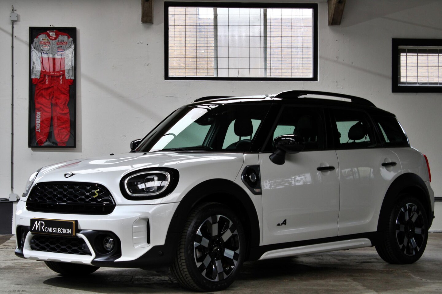 MINI Countryman - 1.5 Cooper S E ALL4 Untamed Edition | Panoramadak | Adap. cruise | 96% SOH | LED | Leder | - AutoWereld.nl