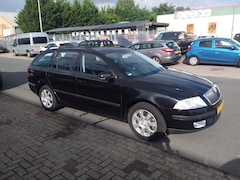 Skoda Octavia Combi - 1.6 Ambiente