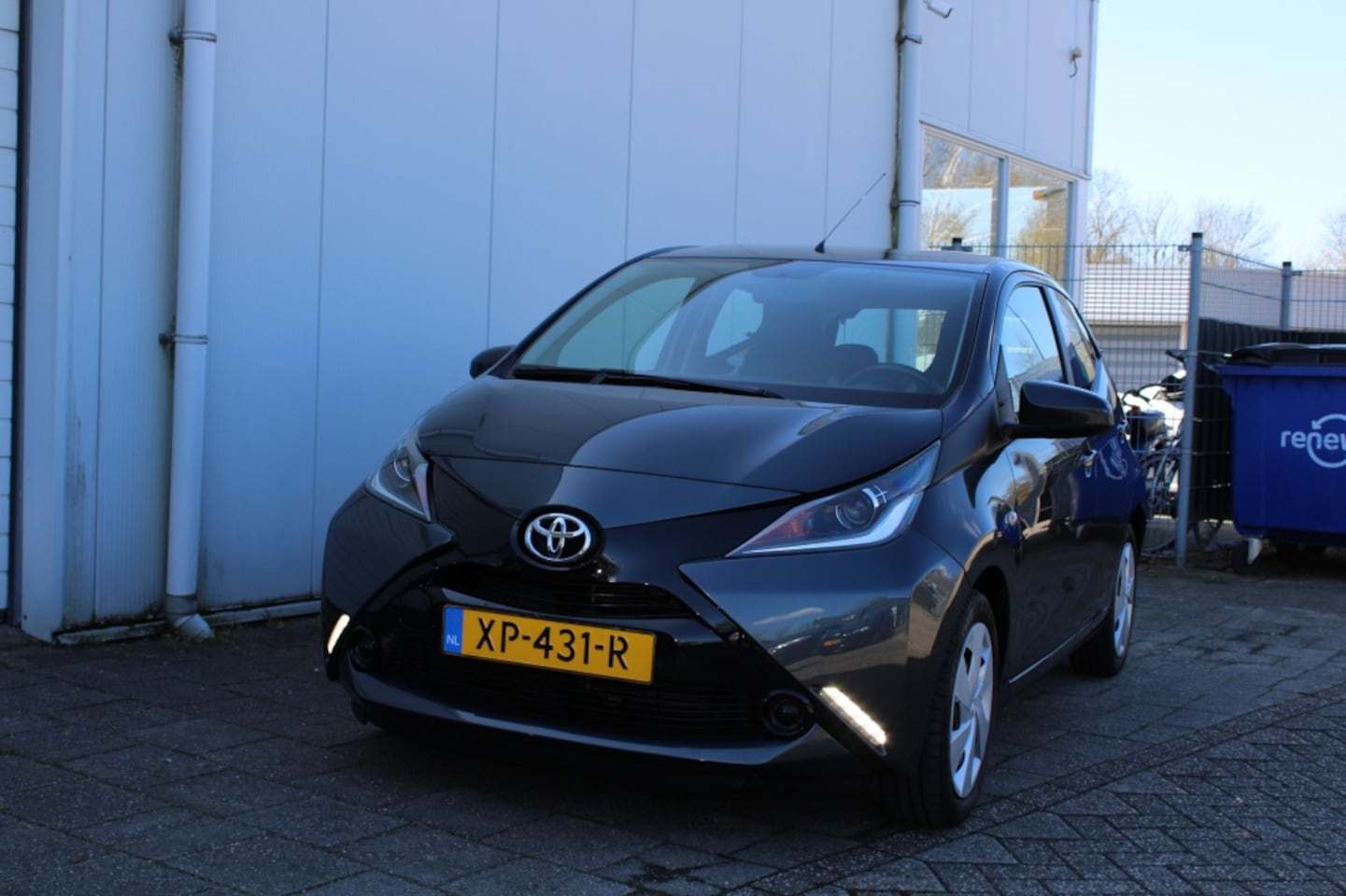 Toyota Aygo - 1.0 VVT-i x-play Automaat - AutoWereld.nl