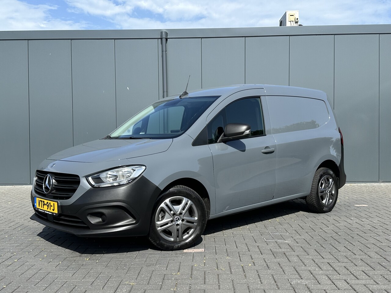 Mercedes-Benz Citan - 110 CDI AUTOMAAT / L1H1 / 1e EIG. / CAMERA / AIRCO / CRUISE / CARPLAY / ZEER NETJES! - AutoWereld.nl