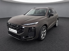 Audi Q3 - e-hybrid S edition 272 PK · Tech pro · Trekhaak elek. wegklapbaar · Glazen panoramadak
