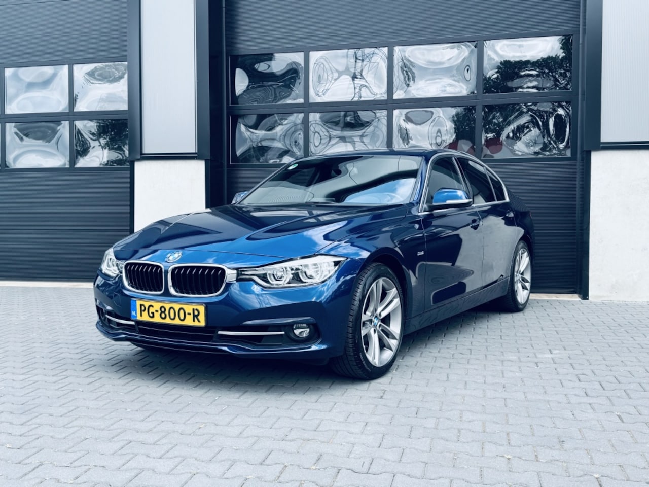 BMW 3-serie - 320i High Exec. | AUTOMAAT | Leder | Carplay | Cruise | Sport | - AutoWereld.nl
