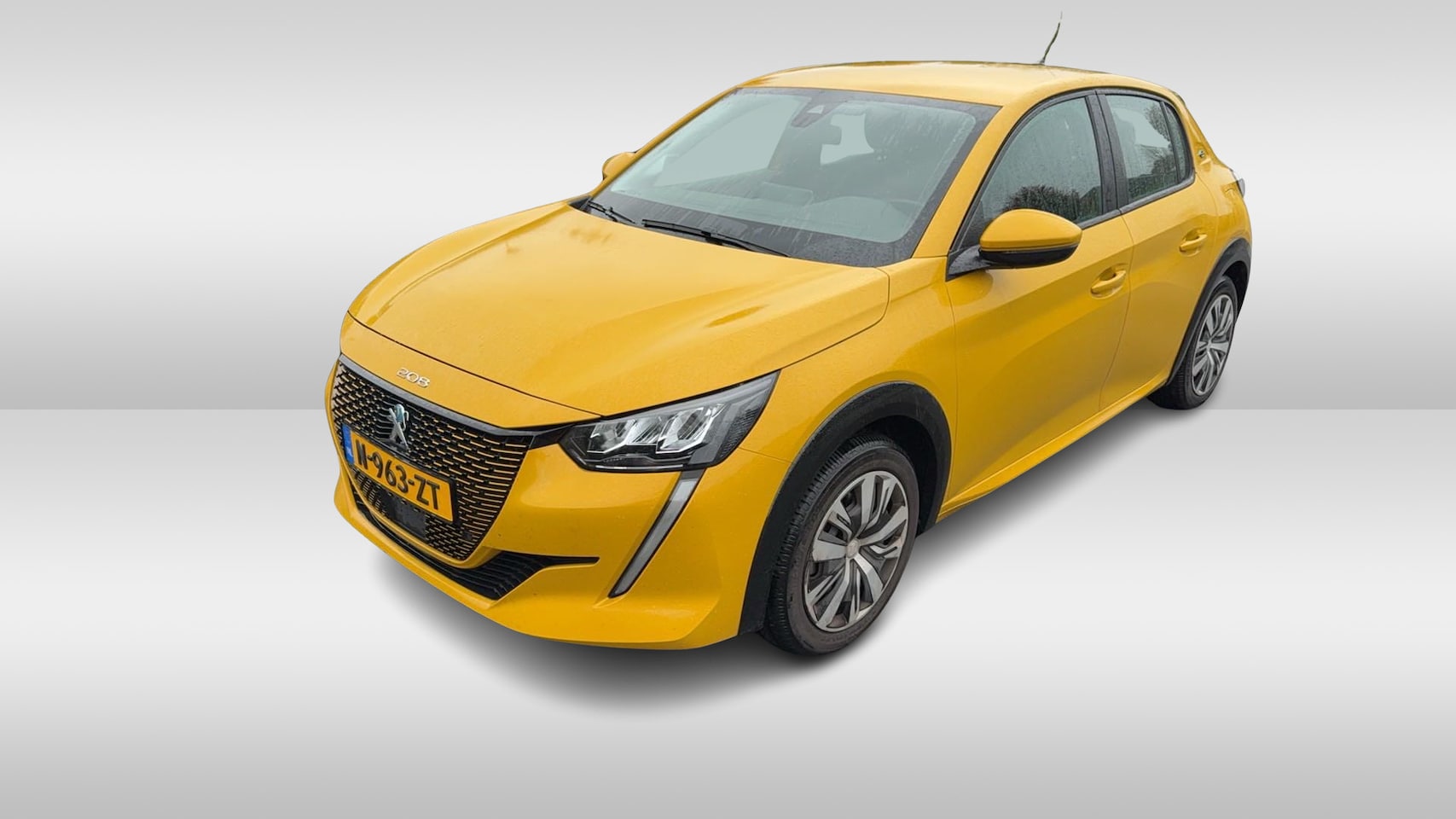 Peugeot e-208 - EV Active 50 kWh / Parkeersensor achter / CarPlay / DAB / Cruise Control - AutoWereld.nl