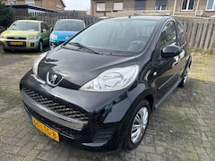 Peugeot 107 - 1.0-12V XS