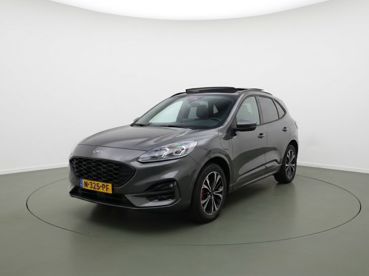 Ford Kuga - 2.5 PHEV ST-Line X | Geen import | Panoramadak | Voorruitverwarming - AutoWereld.nl