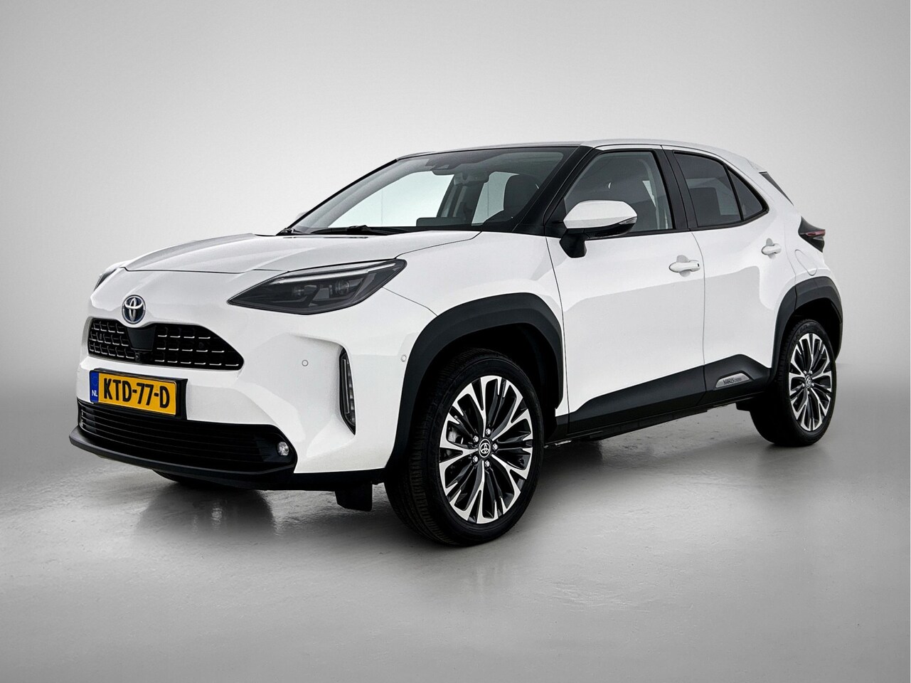 Toyota Yaris Cross - 1.5 Hybrid Executive | Navigatie | Panoramadak | 360 Camera | PDC | Head-up | - AutoWereld.nl