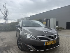 Peugeot 308 - 1.6 HDi Première Pano|Keyless|Xenon|6bak|Sensoren