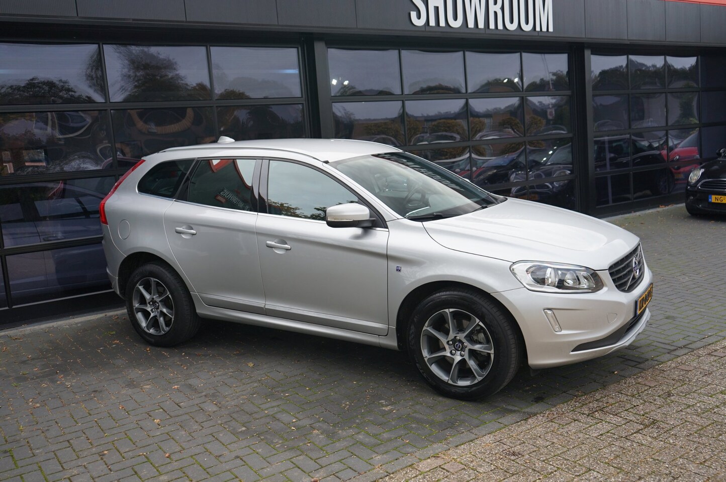 Volvo XC60 - D4 Ocean Race | Leder | Navi | Automaat - AutoWereld.nl