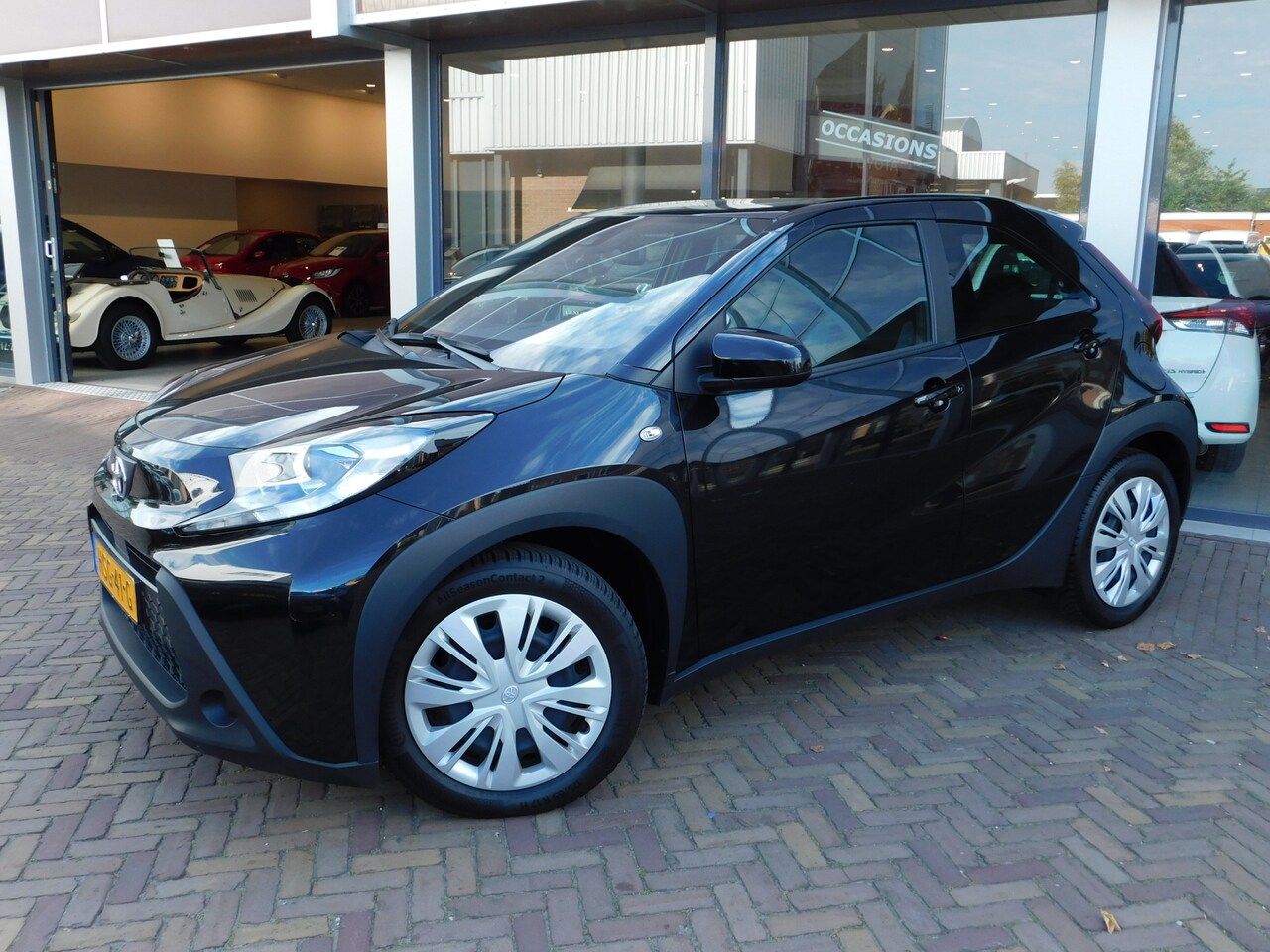 Toyota Aygo X - 1.0 VVT-i MT play 1.0 VVT-i MT Play - AutoWereld.nl
