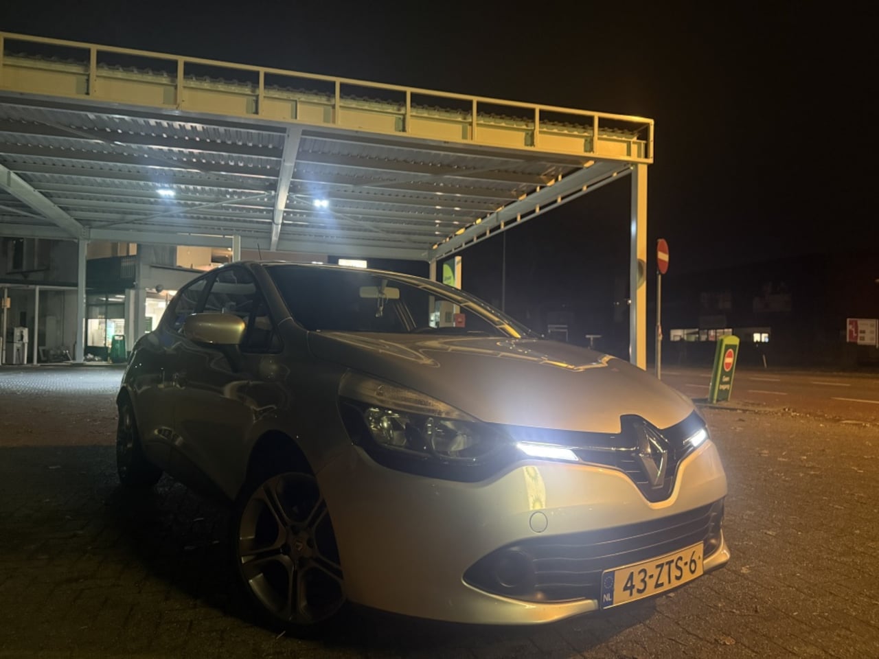 Renault Clio - 1.5 dCi Expression Cruise Clima Navi Bluetooth met - AutoWereld.nl
