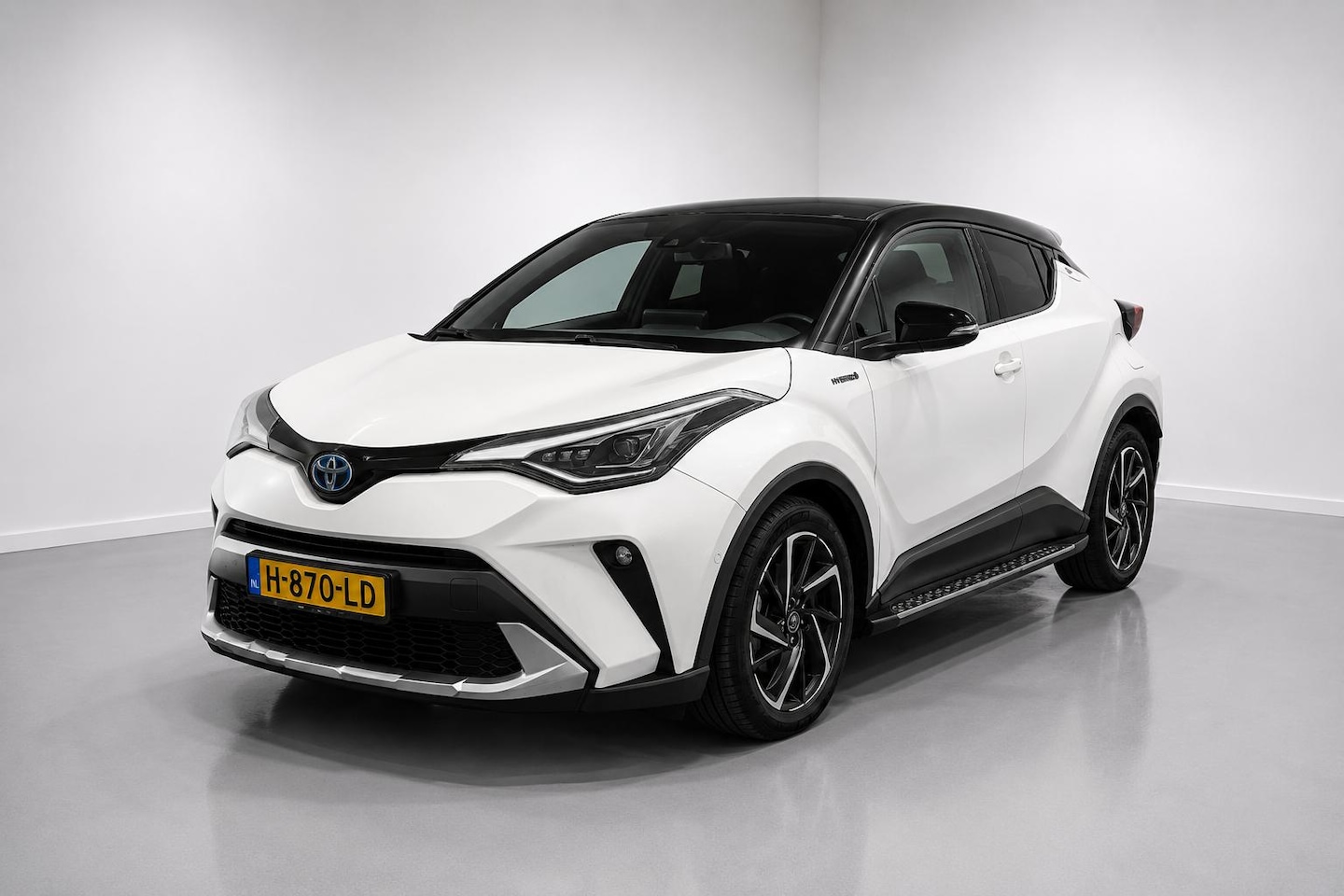Toyota C-HR - 2.0 Hybrid SPORT |FABRIEKSGARANTIE|Side skirts|Sportstoelen|Parelmoer Two-Tone| Keyless|Na - AutoWereld.nl