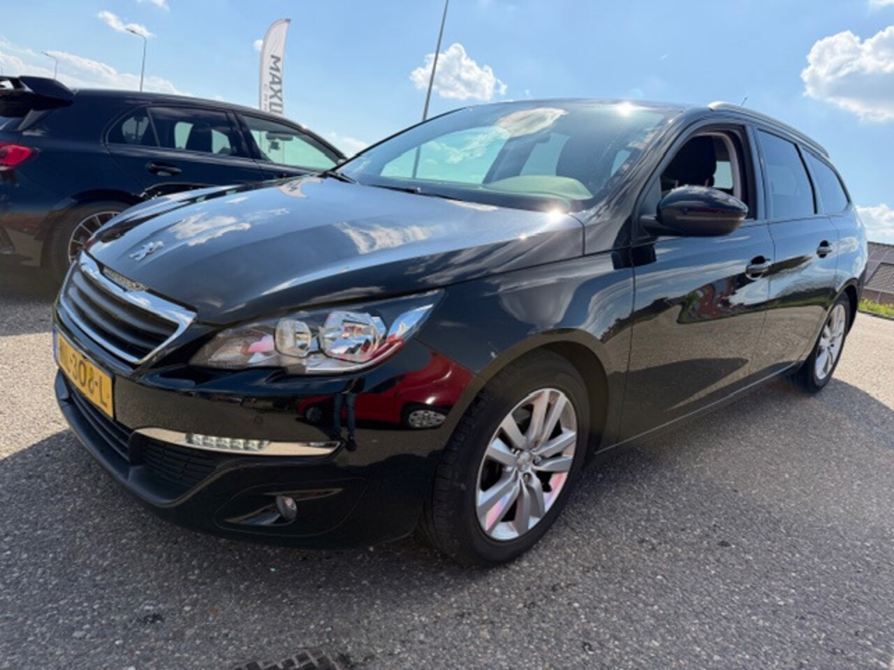 Peugeot 308 SW - 1.2 PureTech Blue Lion Navi Airco Cruise Panodak - AutoWereld.nl