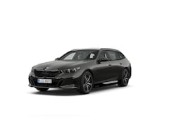 BMW 5-serie Touring - 530e M Sport Pro Edition | Stuurwielrand Verwarmd | Trekhaak | Driving Assistant Plus | Pa