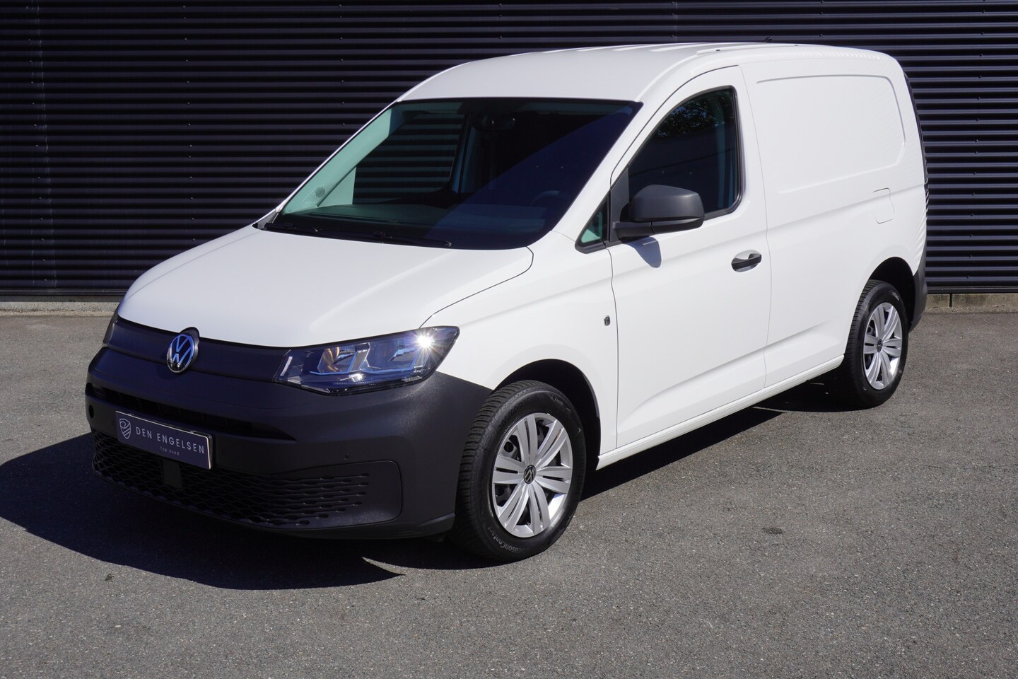 Volkswagen Caddy Cargo - 122pk Navigatie Trekhaak Camera Parkeersensoren Cruise control Apple Carplay - AutoWereld.nl