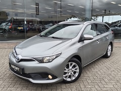 Toyota Auris Touring Sports - 1.8 Hybrid Business Plus | All Season | Trekhaak | Sensoren v/a | Stoelver