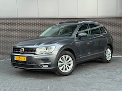 Volkswagen Tiguan - 1.5 TSI ACT Comfortline Business 150pk - Pano|ACC|Trekhaak|Ergostoel