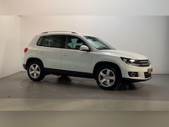 Volkswagen Tiguan - 1.4 TSI Sport&Style Stoelverwarming Navigatie Climate Control Parkeersensoren