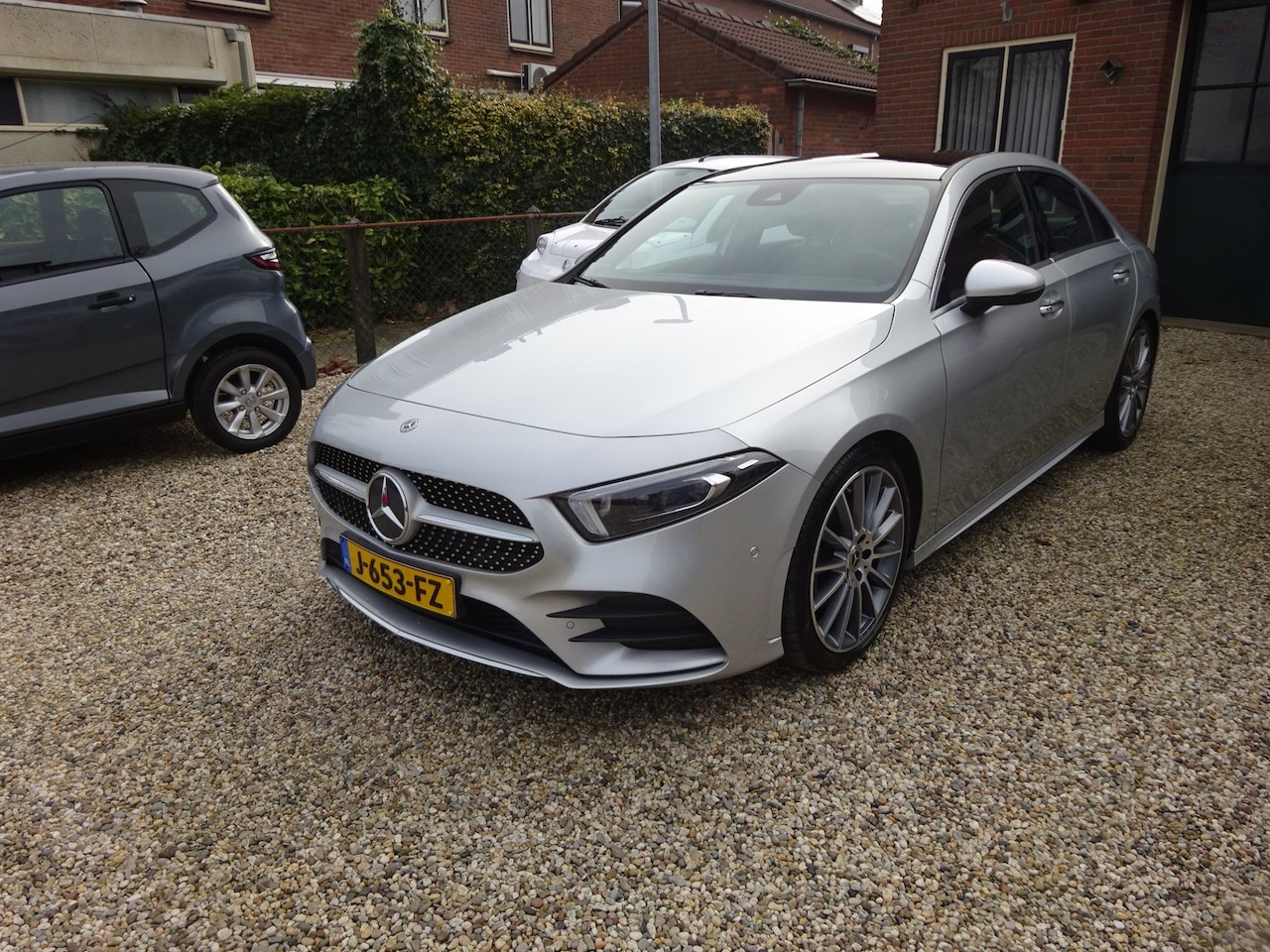 Mercedes-Benz A-klasse - 200 Launch Edition Premium AMG Line Panorama dak, Navigatie, Climate controle, Cruise cont - AutoWereld.nl