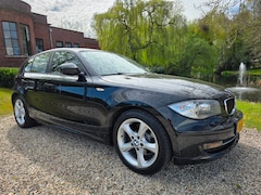 BMW 1-serie - 118i High Executive AUTOMAAT/airco/XENON/cruise