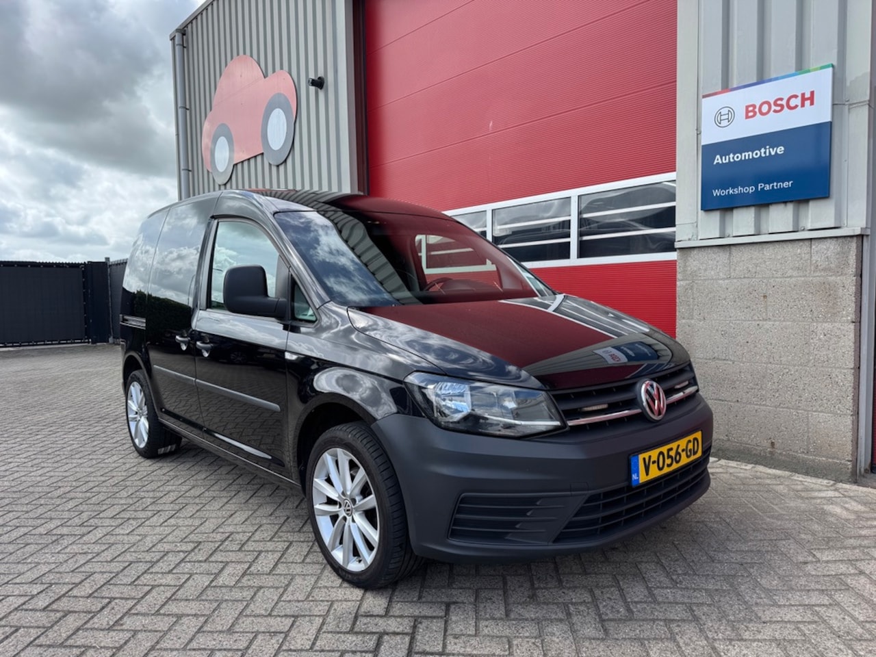 Volkswagen Caddy - 2.0 TDI L1H1 BMT Trendline 2.0 TDI L1H1 BMT Trendline, Airco Navigatie, Cruise control, Bluetooth, LM-velgen, Trekhaa - AutoWereld.nl