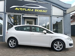 SEAT Leon - 1.4 TSI Businessline/ CRUISE/ CLIMA/ TREKHAAK/ 16 INCH/ USB
