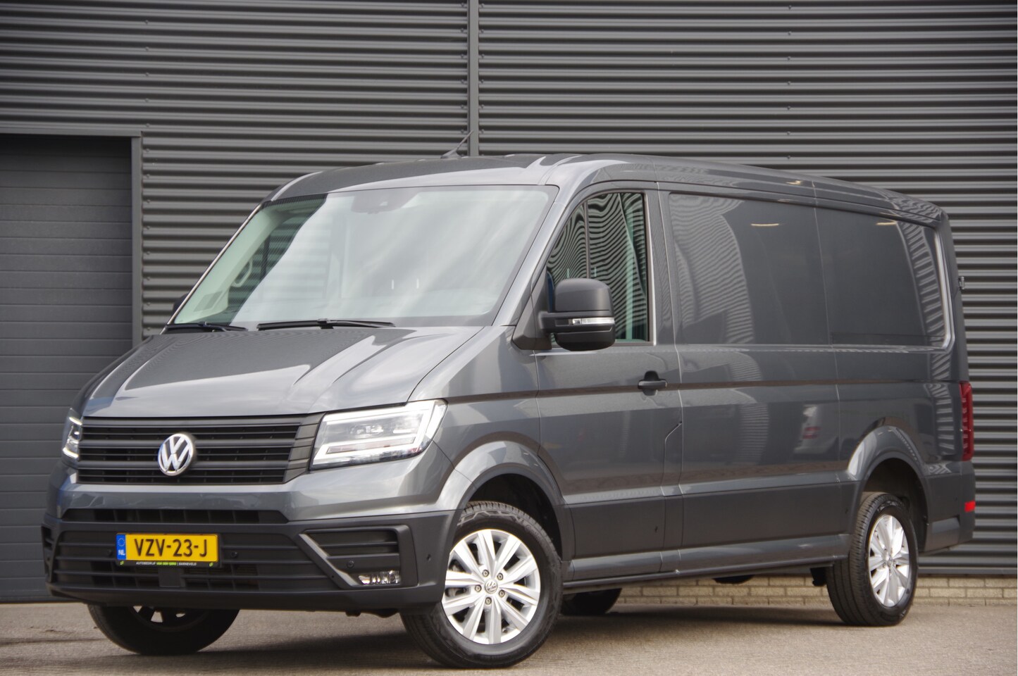 Volkswagen Crafter - 35 2.0 TDI L3H2(L2H1) 3-ZITS, 165PK AUT. LED, 3.5T TREKHAAK, ADAPT. CRUISE, CAMERA, NAVI, - AutoWereld.nl