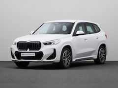 BMW iX1 - xDrive30 67 kWh M Sportpakket | Luxury Dashboard | Shadow Line |