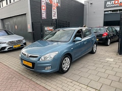 Hyundai i30 - 1.6i Dynamic 2e Eigenaar Trekhaak Airco NAP APK