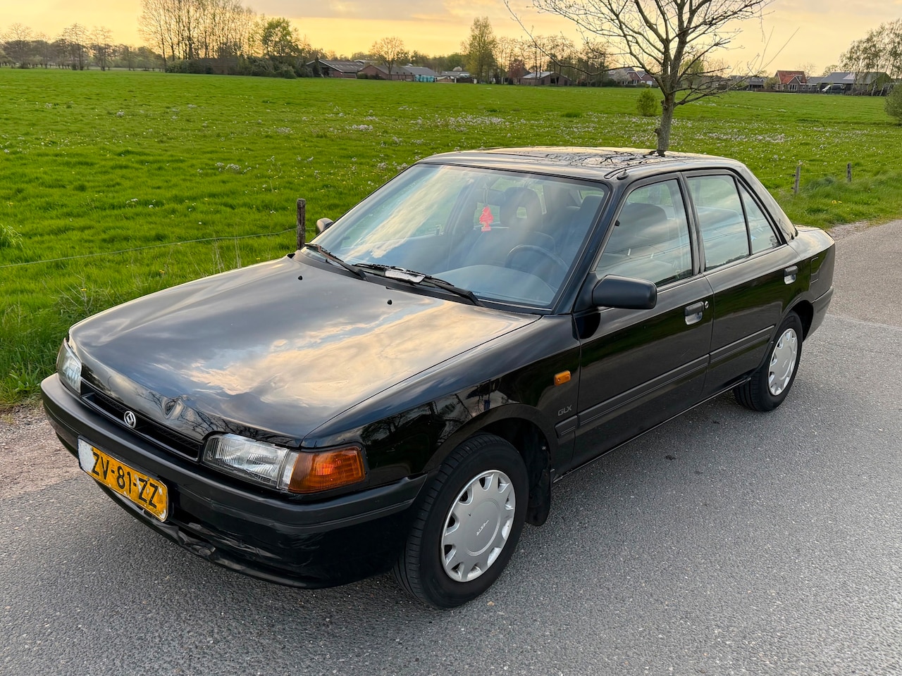 Mazda 323 - 1.8i GLX 1.8i GLX - AutoWereld.nl