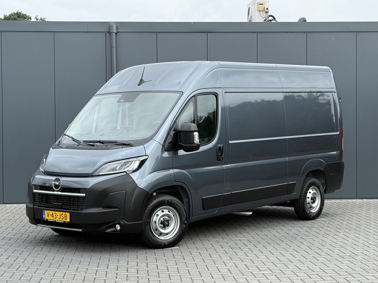Opel Movano - 2.2D 120 PK / L2H2 / ** NIEUW BPM VRIJ ** / TREKHAAK / CAMERA / 3-ZITS / ECC / LED / CRUIS - AutoWereld.nl