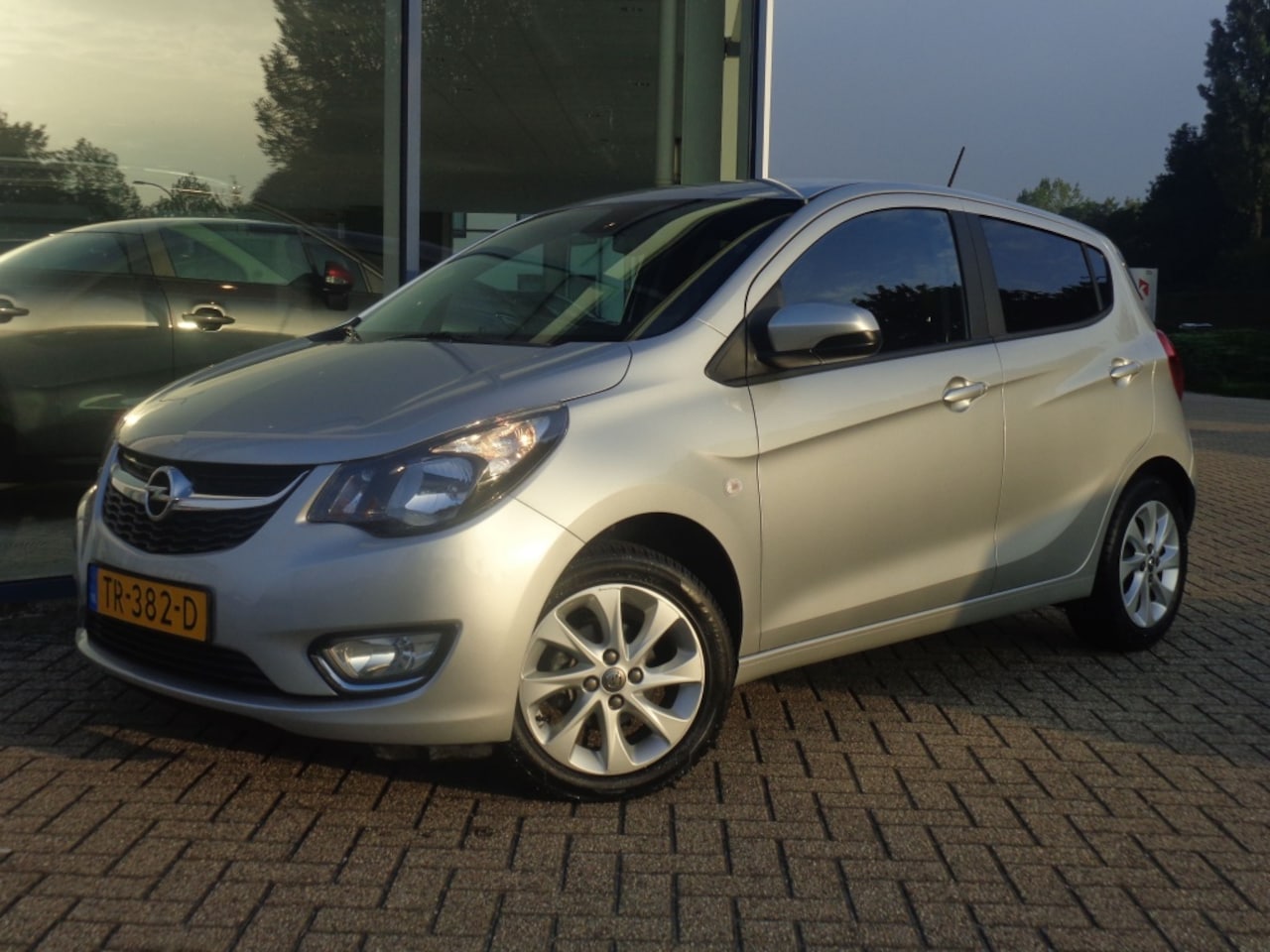 Opel Karl - 1.0 Easytronic 3.0r 75pk ROCKS Online Edition 24679 KM !! - AutoWereld.nl