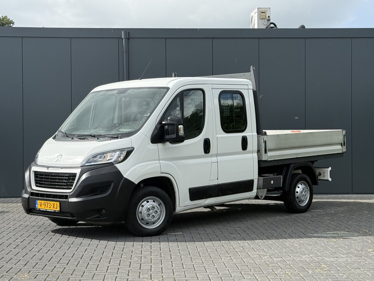 Peugeot Boxer - 2.0 BlueHDI 131 PK EURO 6 / PICK UP / 7-PERS DUBBELE CABINE / AIRCO / TREKHAAK / 2500 KG A - AutoWereld.nl
