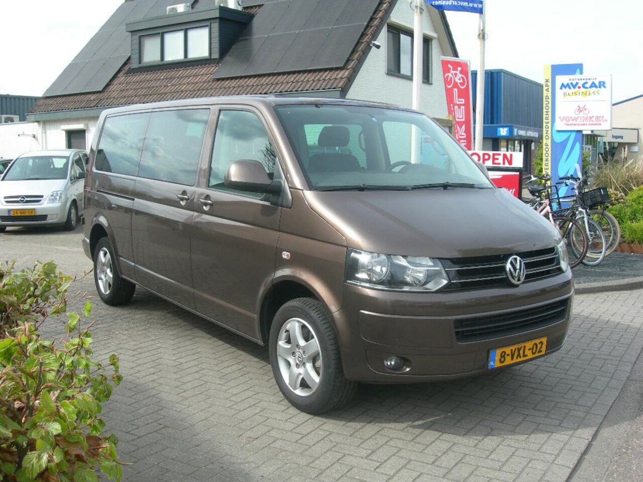 Volkswagen Transporter Caravelle - 2.0 TDI L2H1 DSG - AutoWereld.nl