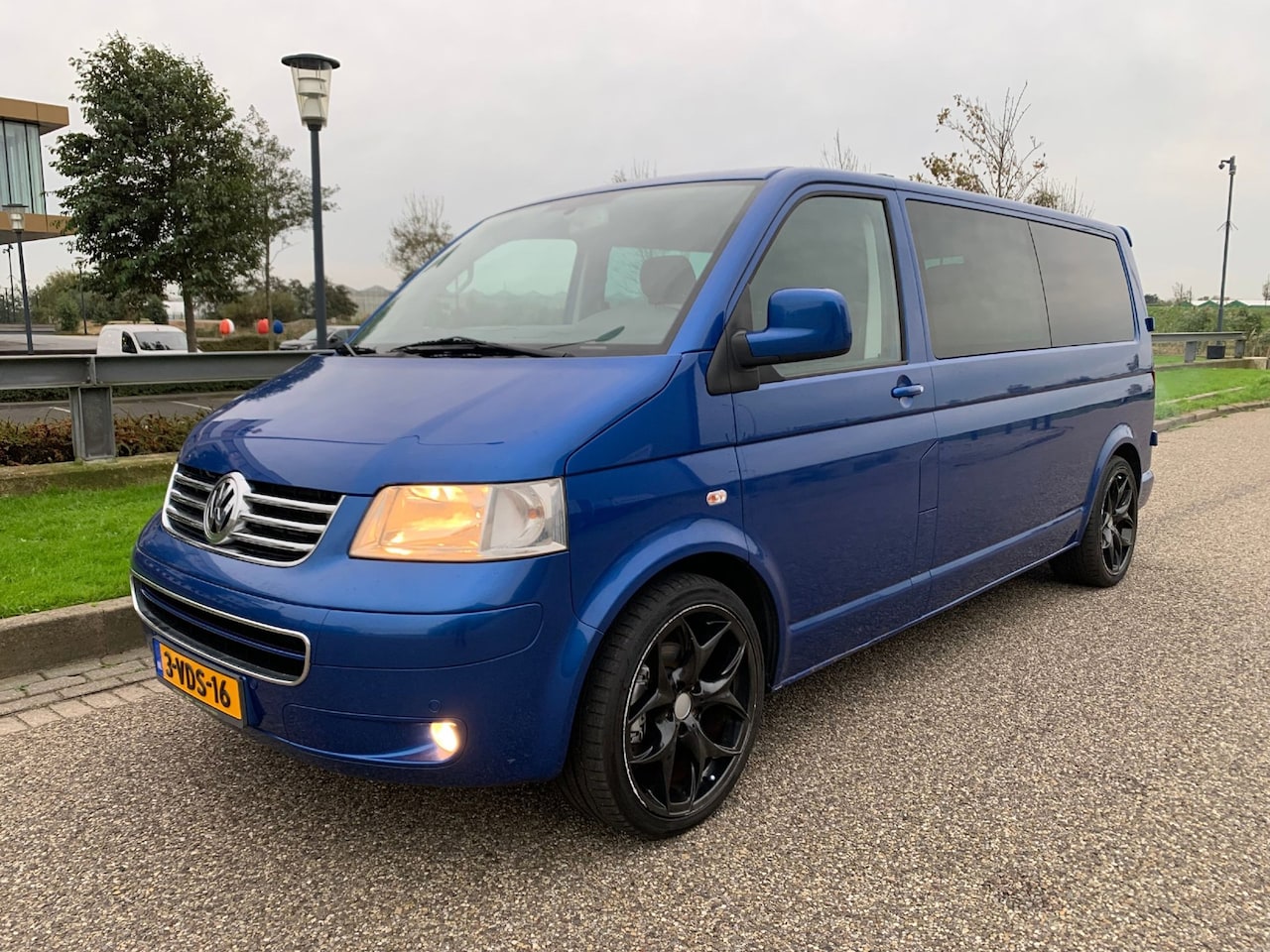 Volkswagen Transporter - 2.5 TDI 340 Trendline DC * APK * NAP * X5 VELGEN * - AutoWereld.nl