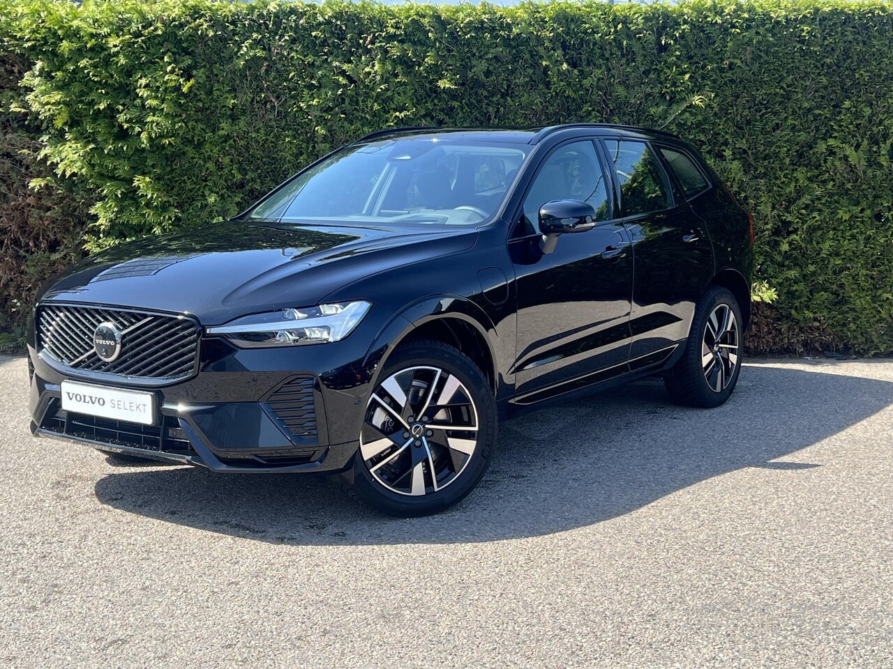 Volvo XC60 - T6 Plug-in hybrid AWD Plus Dark | Blis | Elektrische stoelen | Pano dak | Trekhaak | Stuur - AutoWereld.nl