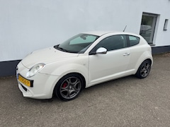 Alfa Romeo MiTo - 1.4 Distinctive, '09, airco, navi, in een nette staat