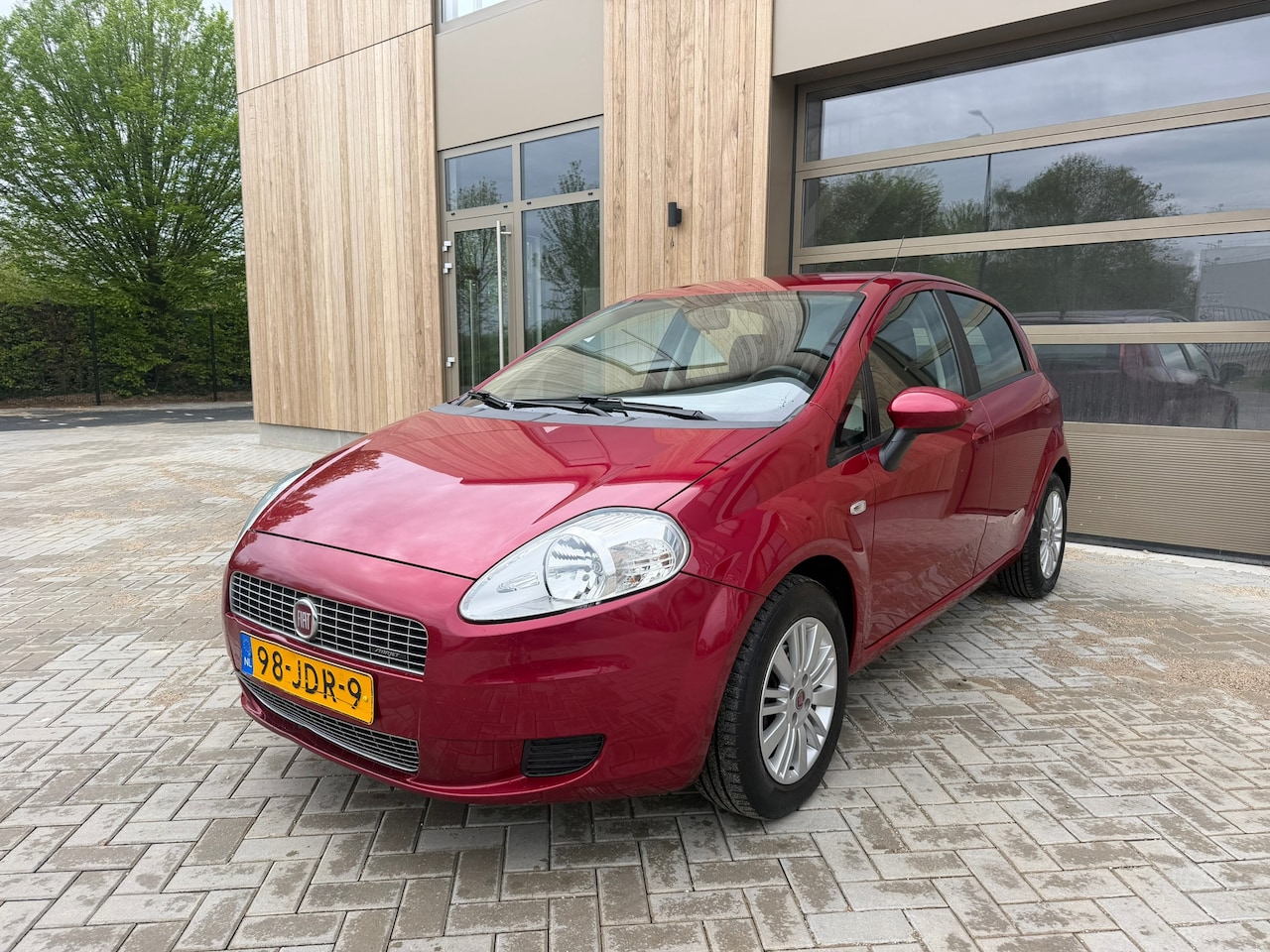 Fiat Grande Punto - 1.4-16V Edizione Lusso 5Drs|Airco|Cruise controle|Nieuwe APK - AutoWereld.nl