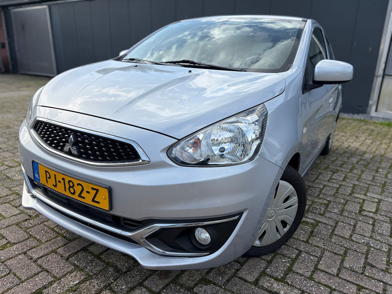 Mitsubishi Space Star - 1.0 Cool+ 2e Eig! Airco/ Elek.ramen/ APK! - AutoWereld.nl