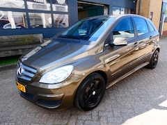 Mercedes-Benz B-klasse - 180 116pk 2e eig. Airco Cruise PDC Trekhaak 1300kg