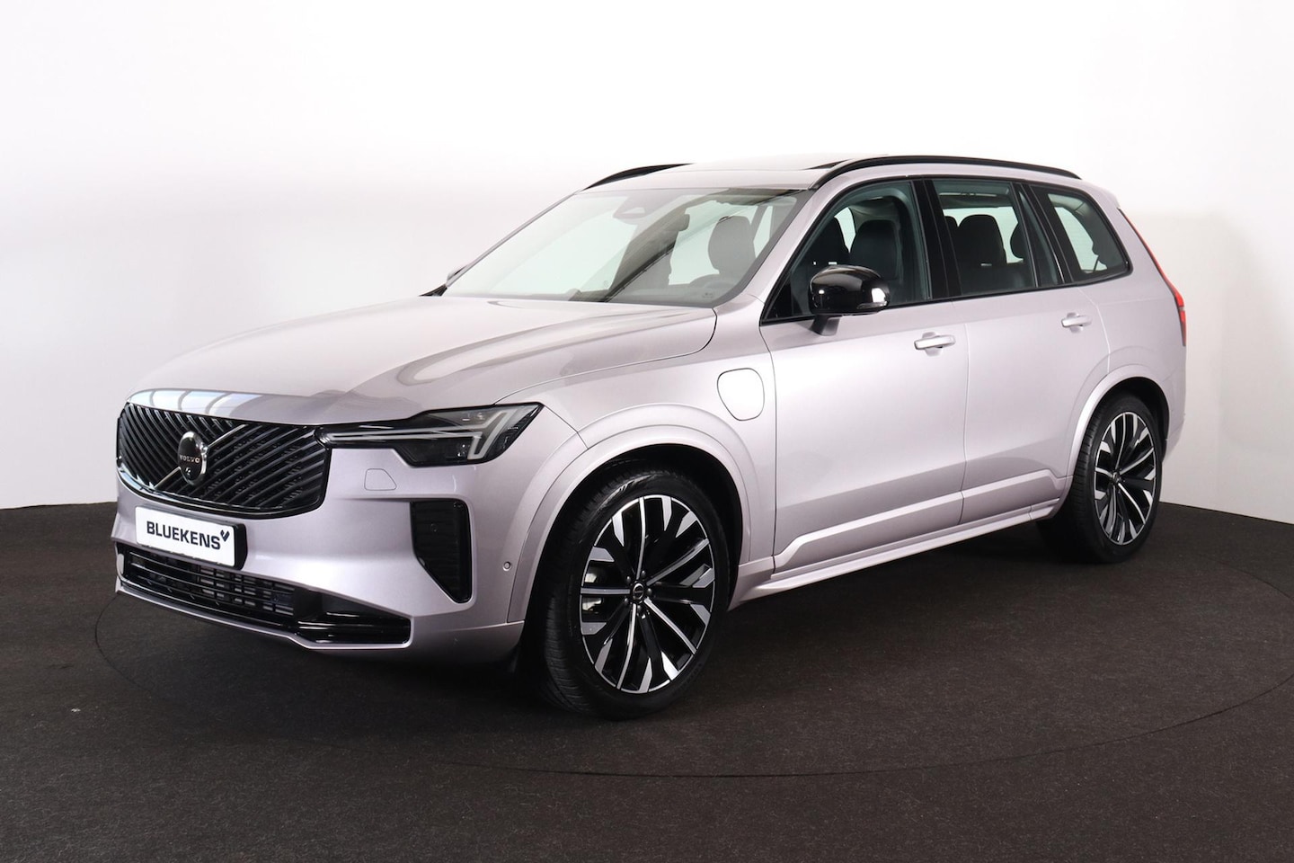 Volvo XC90 - T8 Recharge AWD Ultra Dark - Luchtvering - Panorama/schuifdak - IntelliSafe Assist & Surro - AutoWereld.nl