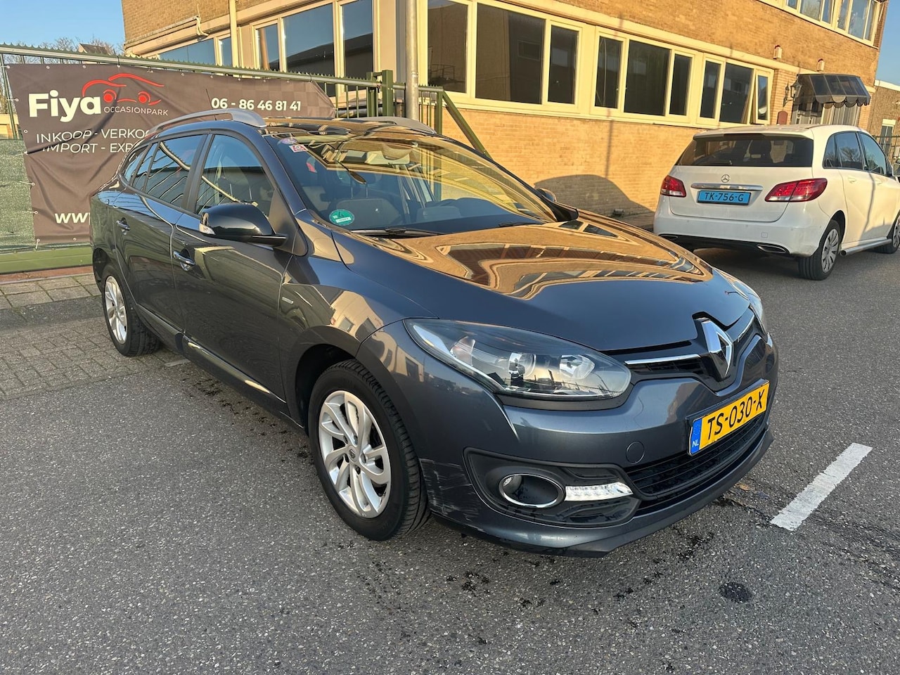 Renault Mégane Estate - 1.2 TCe Limited navigatie 2015 - AutoWereld.nl