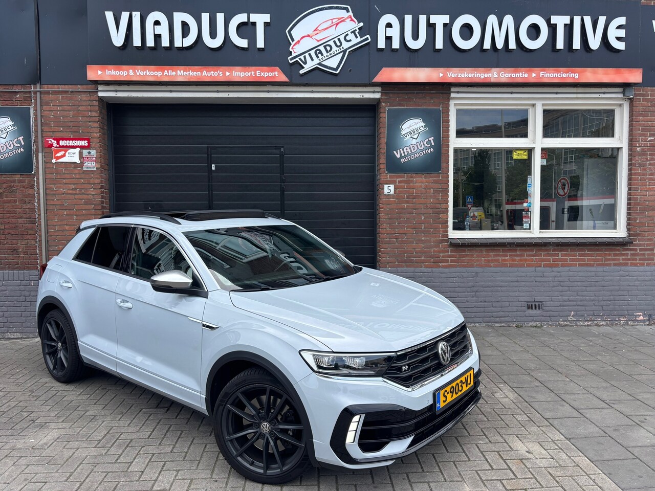 Volkswagen T-Roc - 2.0 TSI 4Motion R Pano Beats - AutoWereld.nl