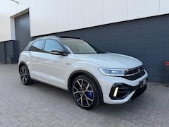 Volkswagen T-Roc - R 2.0 TSI 300PK 4M PANO AKRA KEYLESS ACC IQ