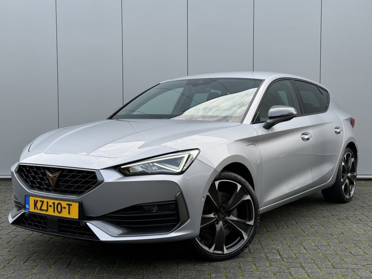 CUPRA Leon - 1.4 e-Hybrid Performance VZ 245PK Memory seat camera Carplay - AutoWereld.nl