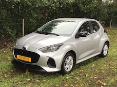 Mazda 2 Hybrid - 1.5 Centre-line / Toyota Yaris