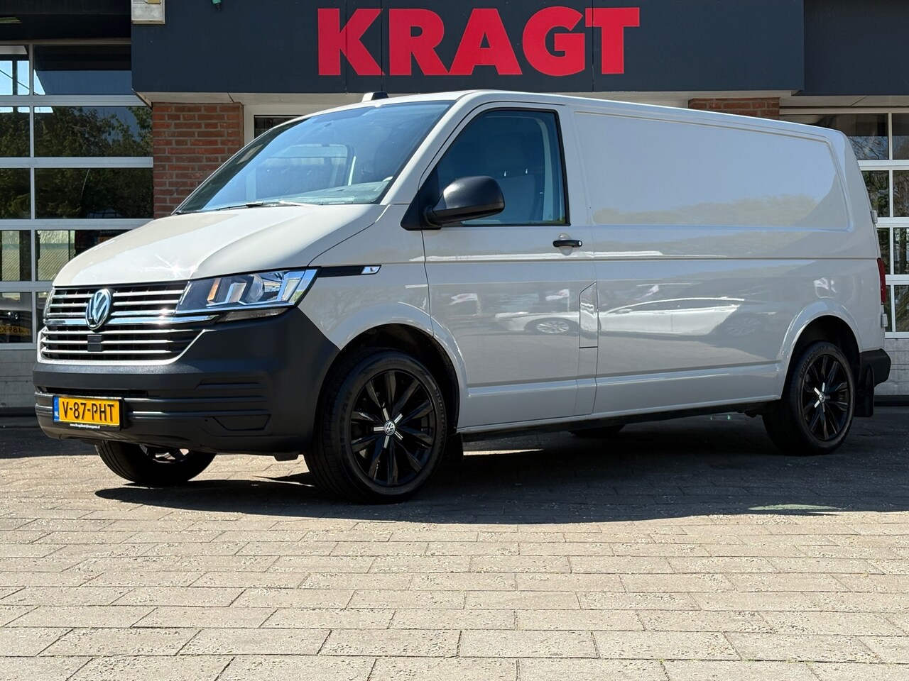 Volkswagen Transporter - 2.0 TDI L2H1 150PK!|DSG Automaat|cruise control|airco|achteruitrijcamera|apple carplay|dri - AutoWereld.nl