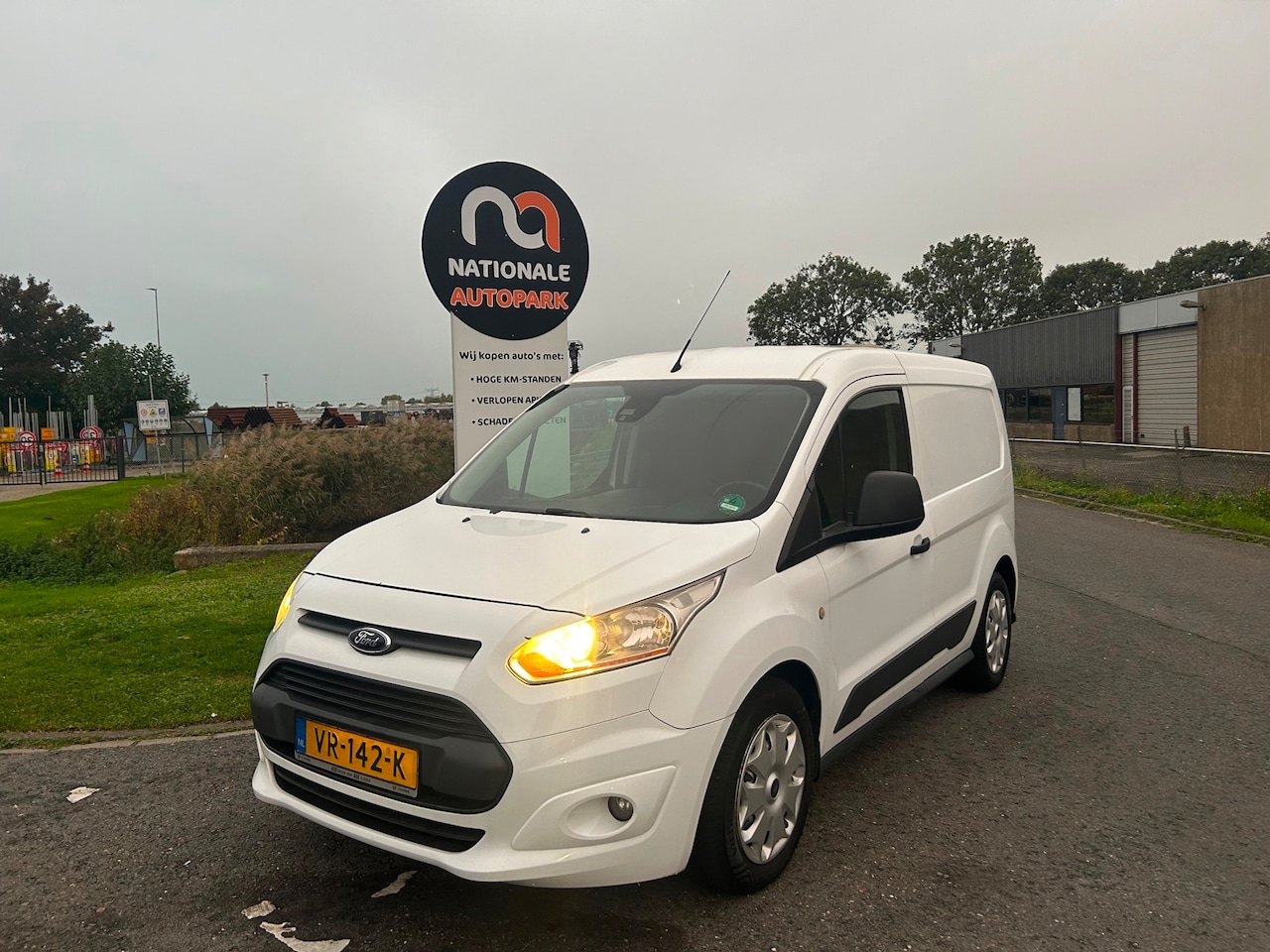 Ford Transit Connect - | 2015 | 1.6 TDCi L1 Trend 75 pk | Handgeschakeld | Trekhaak | Zo mee - AutoWereld.nl