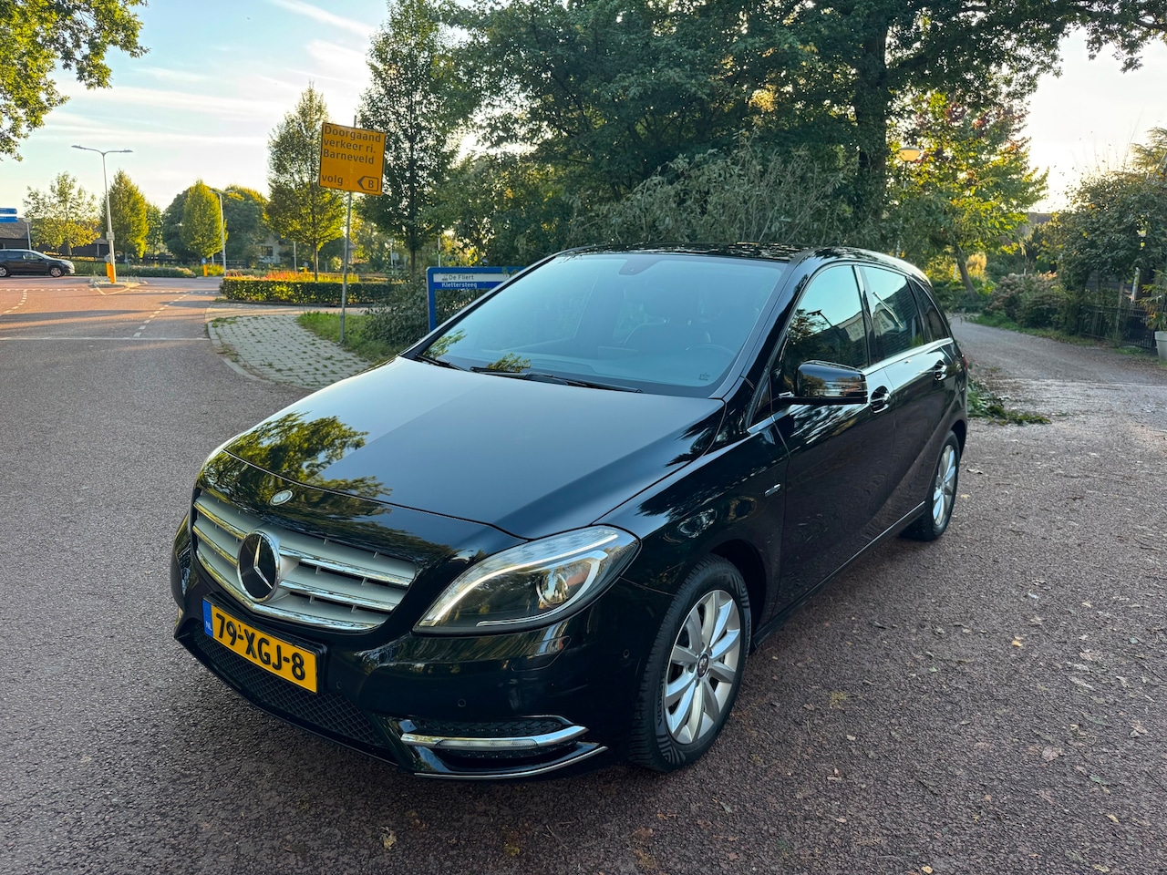 Mercedes-Benz B-klasse - 180 Ambition / Navi / Leder / Airco / xenon / pdc / NAP - AutoWereld.nl