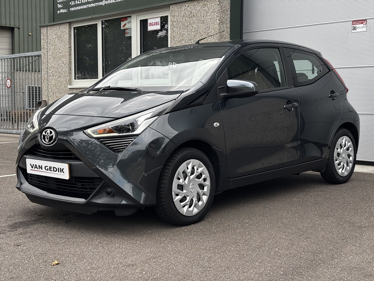 Toyota Aygo - 1.0 VVT-i x-play Automaat Navi Carplay Camera Nap Airco - AutoWereld.nl