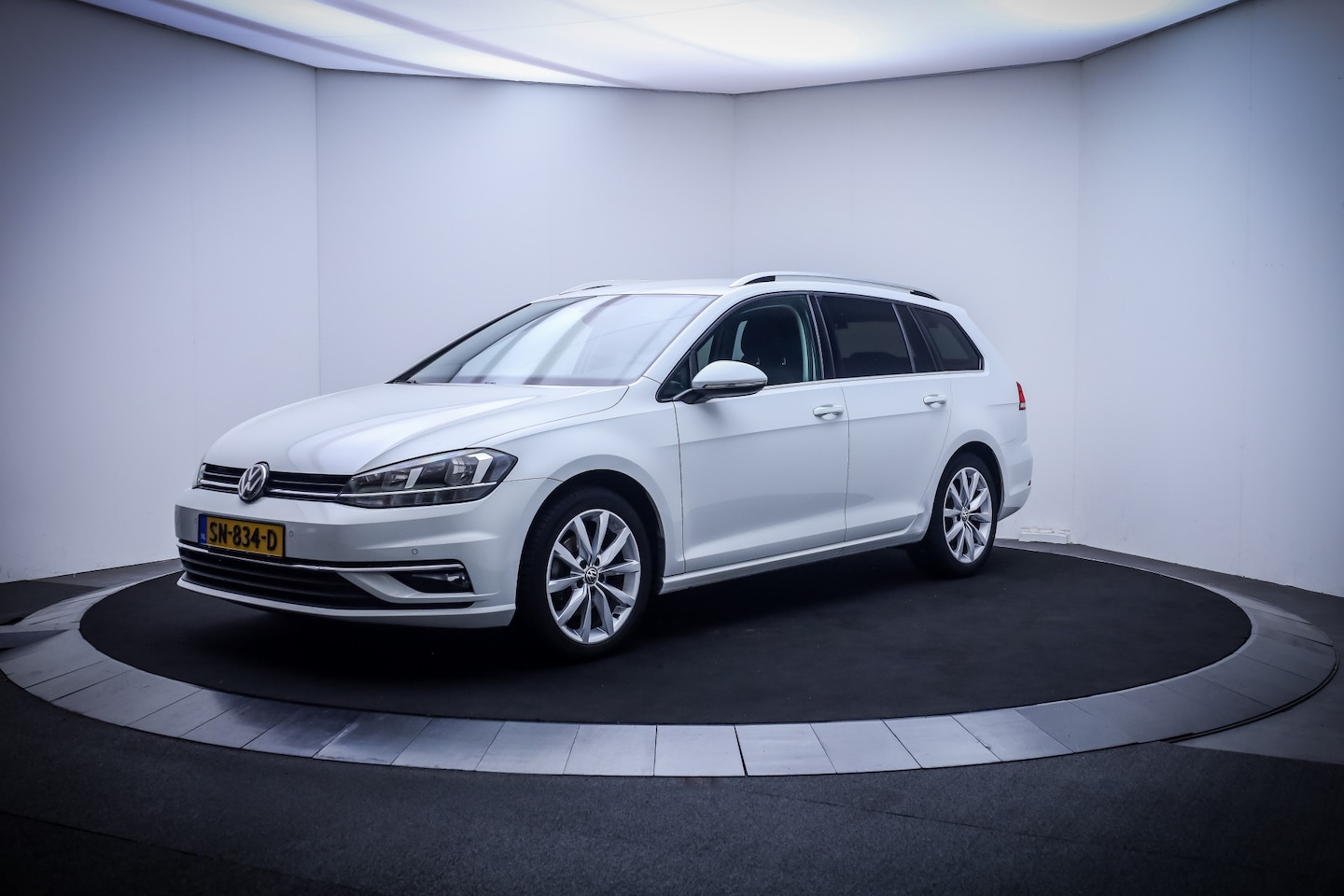 Volkswagen Golf Variant - 1.5 TSI 150pk HIGHLINE VIRTUAL | NAVI | APP CONNECT | ACC | CLIMA | TREKHAAK | PDC V+A | L - AutoWereld.nl